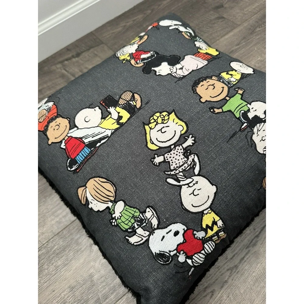 Pottery Barn Peanuts Snoopy Valentine's Day Love Pillow Charlie Brown Home Decor